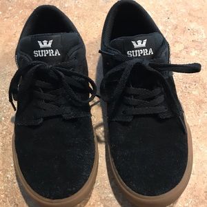 Boys black Supras